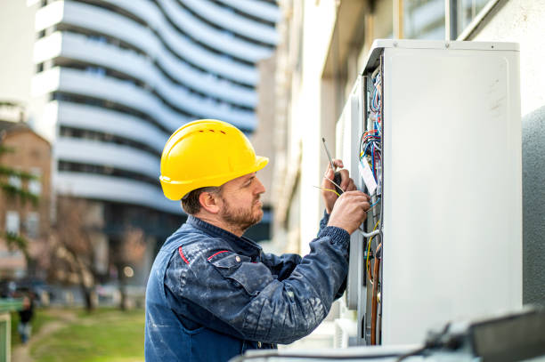 Best Commercial Electrical Services  in Clinton, IA